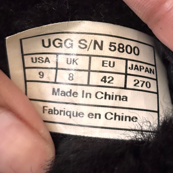 UGG Men Short Classic Boot - Picture 7 of 7